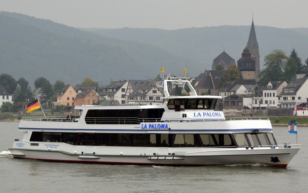 MS LA PALOMA,  Ausflugsschiff  auf dem Rhein bei Marksburg vom 26.09.2013.  Lnge: 40,40 Meter, Breite: 9,60 Meter, Tiefgang: 1,30 Meter,  Baujahr: 1992, bei Lux-Werft Mondorf.