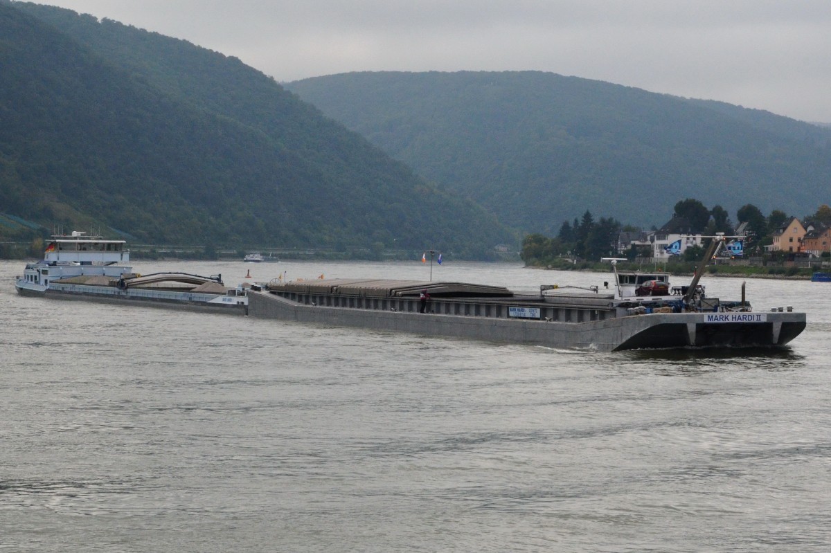 MS Mark Hadri I und II als Schubverband mit Kies beladen auf dem Rhein bei Braubach am 27.09.2013 unterwegs. Heimathafen Kehl.