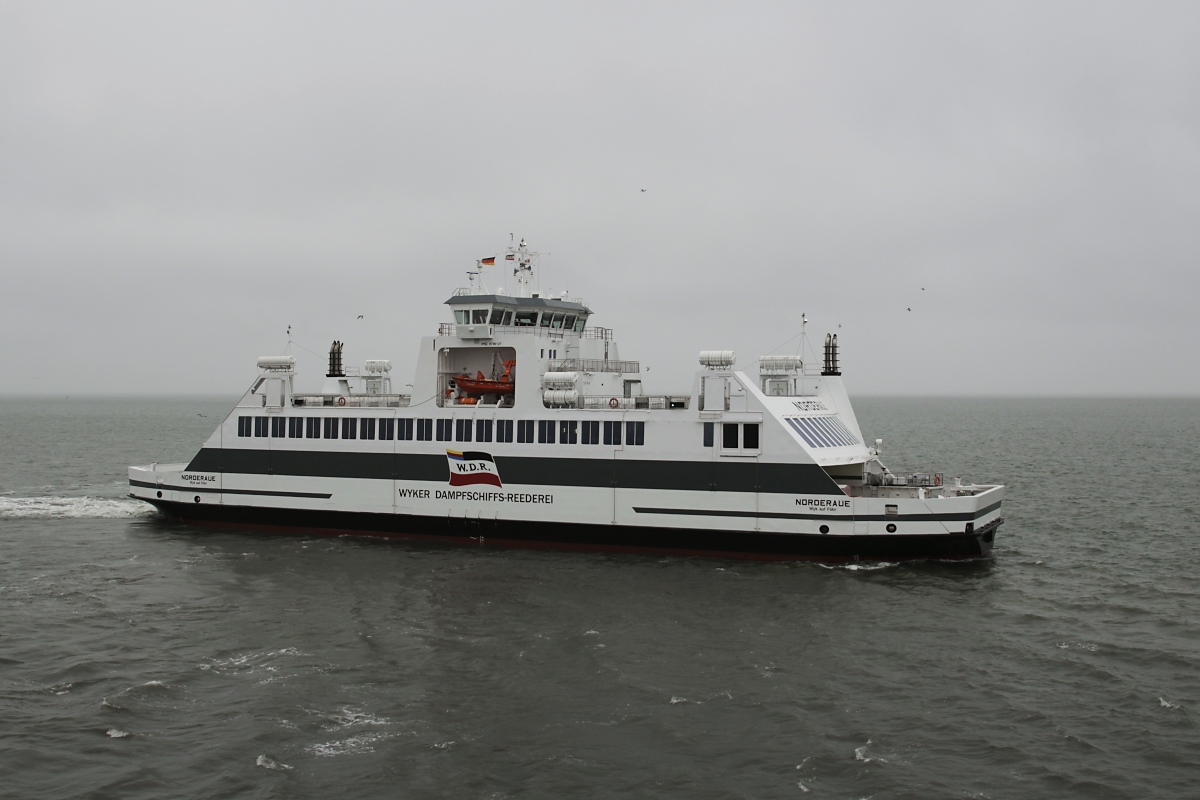 MS Norderaue der Wyker Dampfschiffahrts-Reederei Föhr-Amrum (Neptun-Werft, Indienststellung 04.05.2018, 75,88 x 16,40 m, Tiefgang 1,90 m, 3.250 BRZ, 12 kn, 2312 kW) am 11.07.2019 zwischen Dagebüll und Wyk auf Föhr