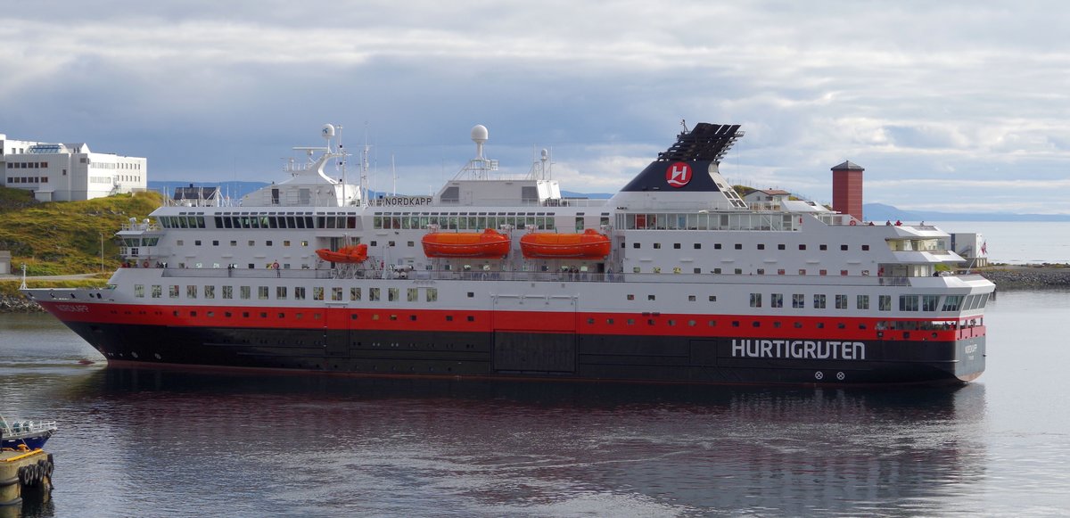 MS Nordkapp der HURTIGRUTEN am 03.09.16 auslaufend Honnigsvag.