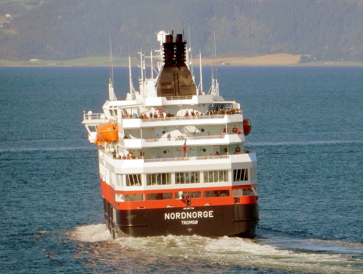 MS Nordnorge, der HURTIGRUTEN, am 05.09.16 auslaufend Trondheim