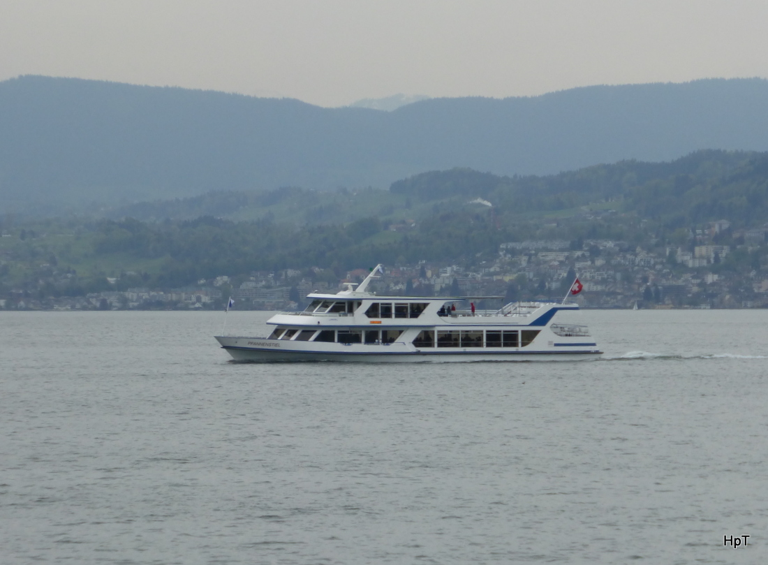 MS Pfannenstiel unterwegs auf dem Zürichsee am 25.04.2015