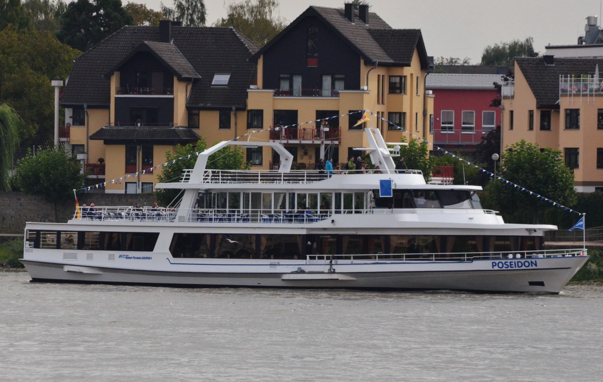 MS POSEIDON, ein Ausflugsschiff der Bonner-Personen-Schifffahrt am 21.09.2013 auf dem Rhein bei Remagen.