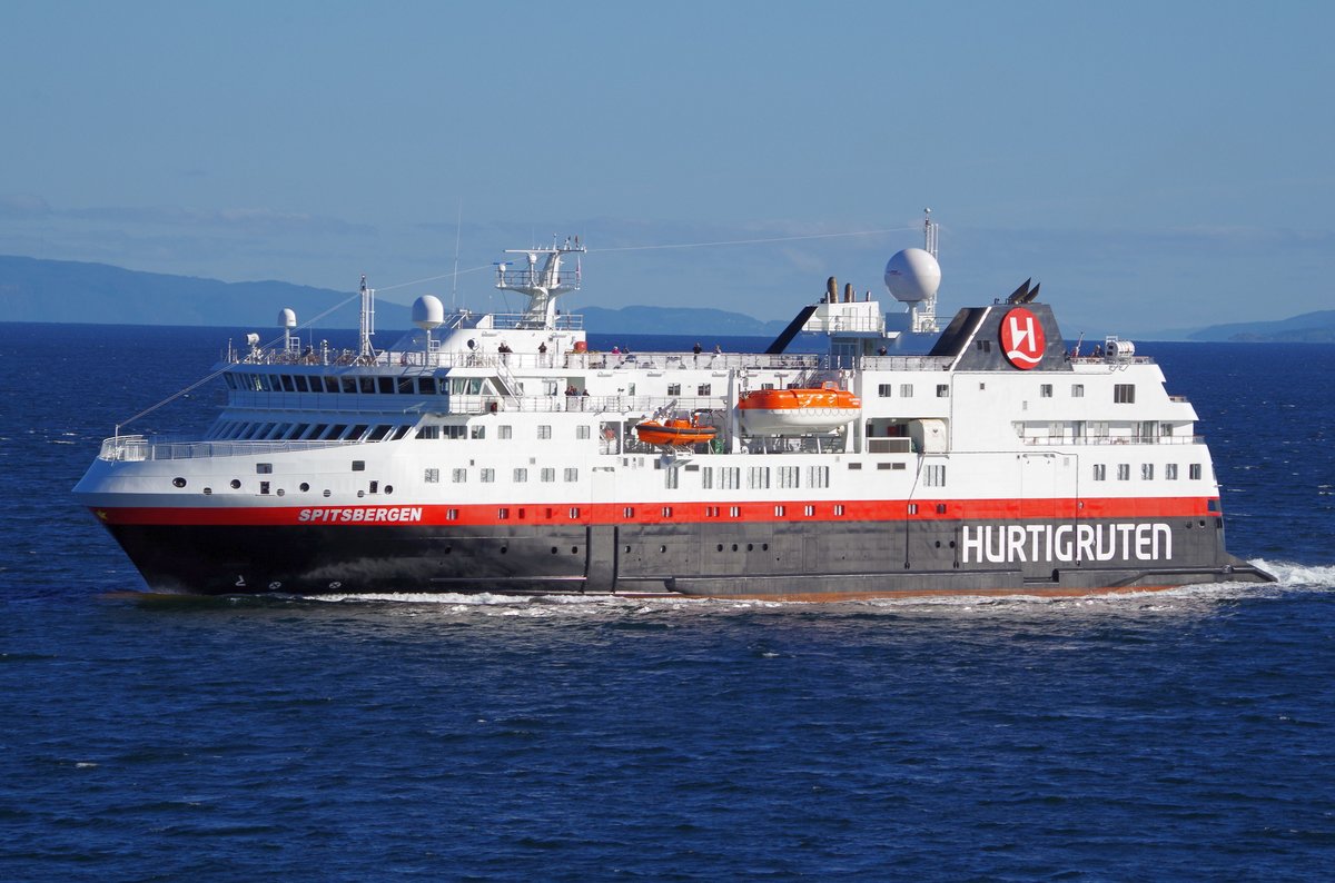 MS Spitsbergen der HURTIGRUTEN am 05.09.16 auslaufend Trondheim
