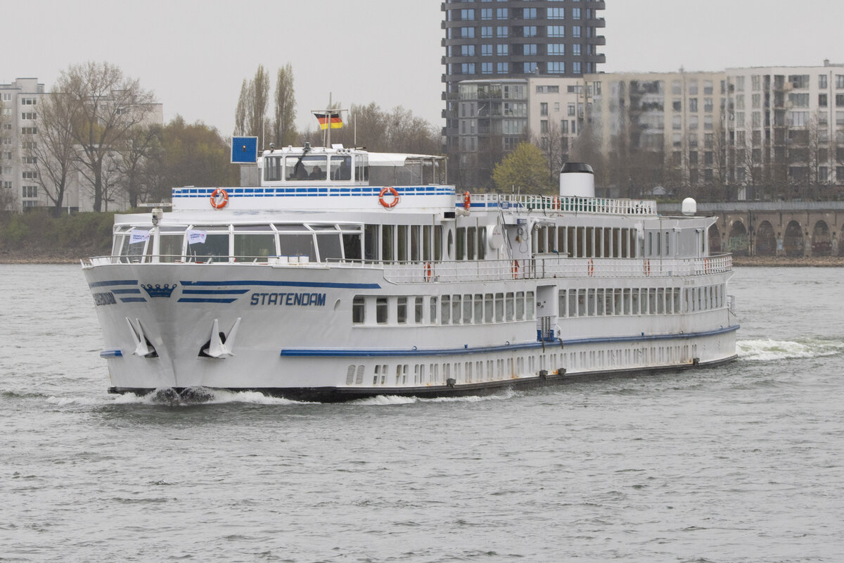 MS STATENDAM (ENI: 07001727) auf dem Rhein in K�ln-M�lheim am 05.04.2026