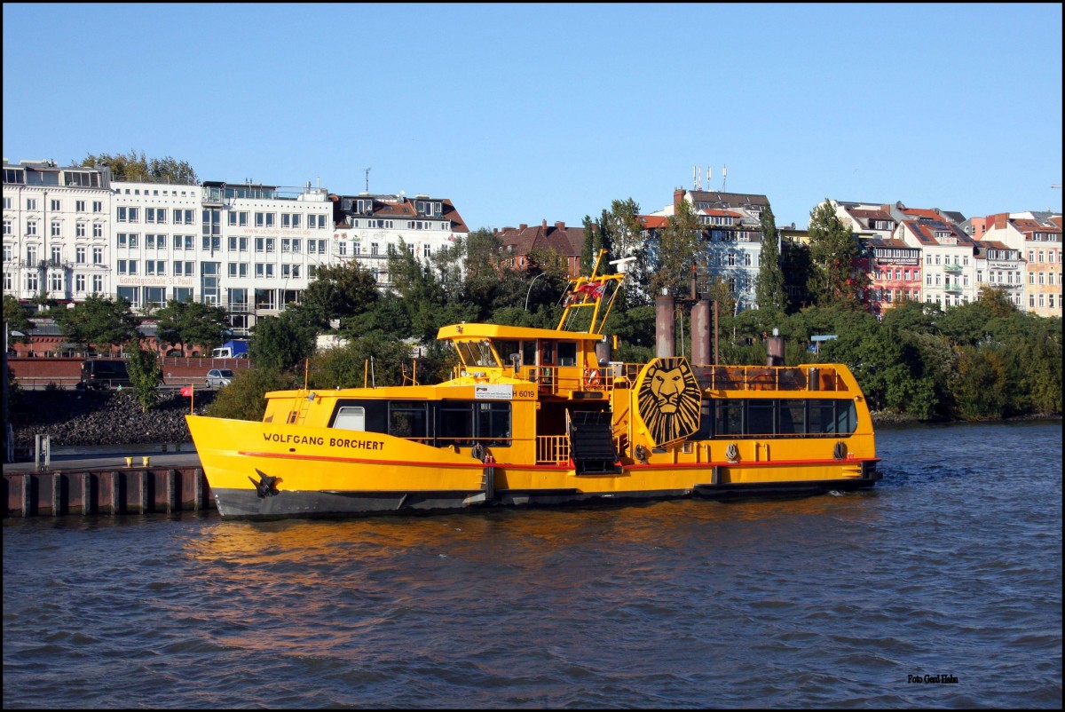 M/S Wolfgang Borchert der HADAG Reederei lag am 11.10.2015 in Hamburg - Altona.