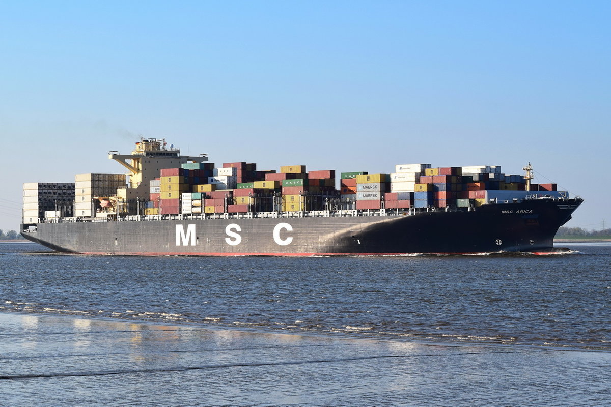 MSC ARICA , Containerschiff , IMO 9619452 , Baujahr 2012 , 299.18 × 48.19m , 8762 TEU , Grünendeich , 15.04.2019