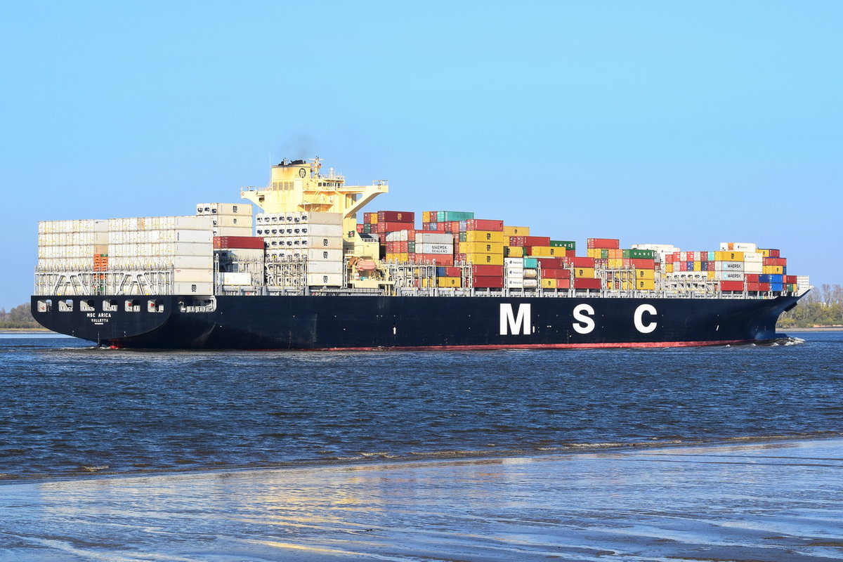 MSC ARICA , Containerschiff , IMO 9619452 , Baujahr 2012 , 299.18 × 48.19m , 8762 TEU , Grünendeich , 15.04.2019