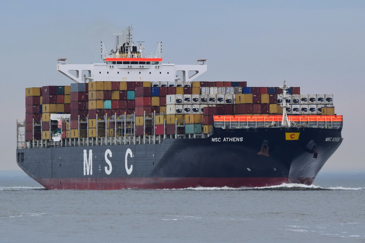 MSC ATHENS , Containerschiff , IMO 9618305 , Baujahr 2013 , 299.95 × 48.33m , 8800 TEU , 04.04.2018 Cuxhaven Alte Liebe