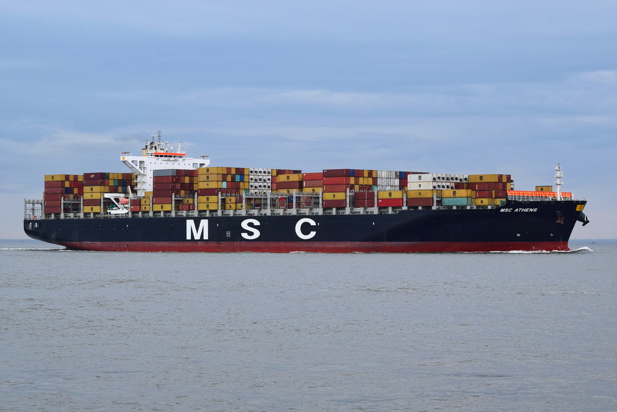 MSC ATHENS , Containerschiff , IMO 9618305 , Baujahr 2013 , 299.95 × 48.33m , 8800 TEU , 04.04.2018 Cuxhaven Alte Liebe