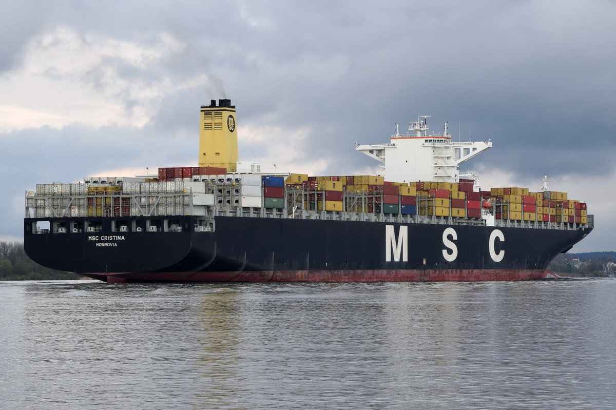 MSC CRISTINA , Containerschiff , IMO 9465241 , Baujahr 2011 , 13102 TEU , 366 x 48m , 26.04.2016 Grünendeich 