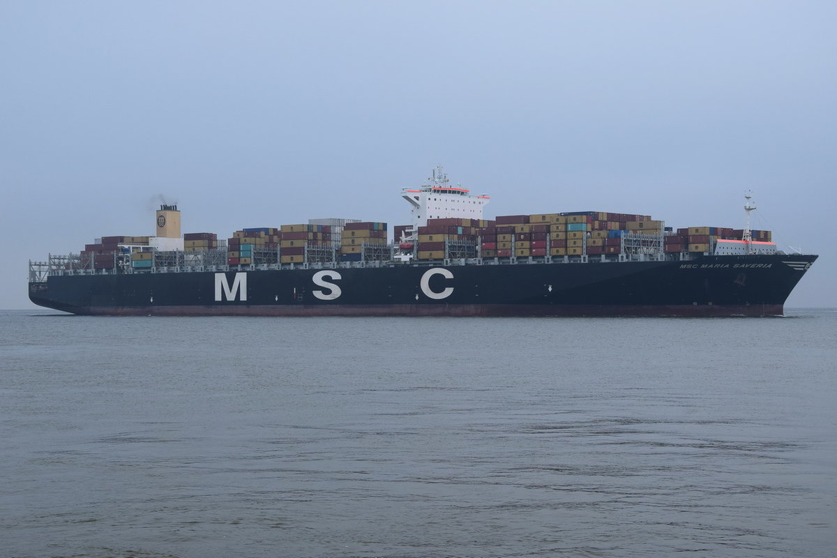 MSC MARIA SAVERIA , Containerschiff , IMO 9467421 , Baujahr 2011 , 365.85 × 48.43m ,     13000 TEU , 16.09.2017 Cuxhaven