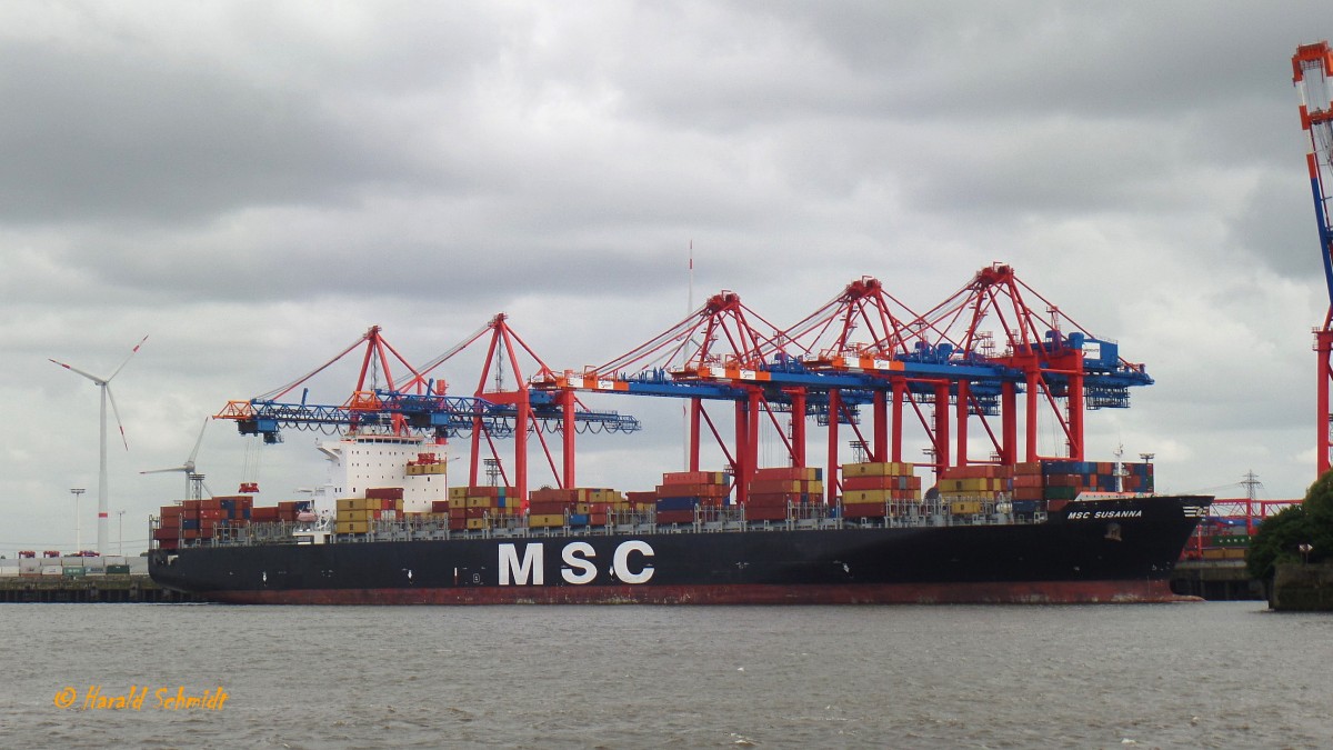 MSC SUSANNA (IMO 9290543) am 20.6.2014, Hamburg, Elbe, Stromliegeplatz Athabaskakai /
Containerschiff / BRZ 107.849 / Lüa 336,67 m, B 45,6 m, Tg 15 m / 1 Diesel, MAN-B&W 12K98MC-C 69.414 kW, 94.377 PS, 25 kn / 9.178 TEU / 2005 bei Samsung, Geoje, Süd Korea / Flagge + Heimathafen: Panama / 
