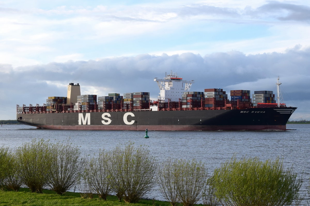 MSC SVEVA , Containerschiff , IMO 9708681 , Baujahr 2015 , 19224 TEU , 395.5 × 59m , 16.04.2017 Grünendeich