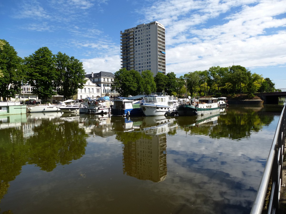 Mlhausen (Mulhouse), der Hafen am Rhein-Rhone-Kanal, Mai 2014