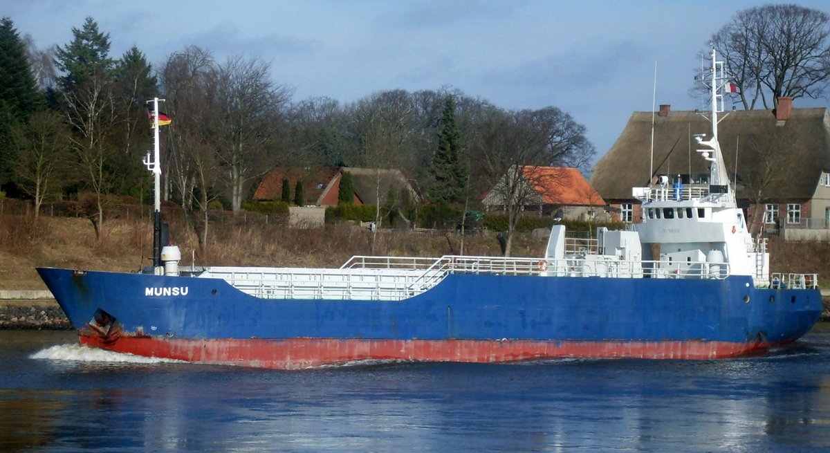 MUNSU - IMO= 7626126 -Bj.=1977 -760 To. - 52m x 9m -- am 09.02.2009 in Sehestedt am NOK.