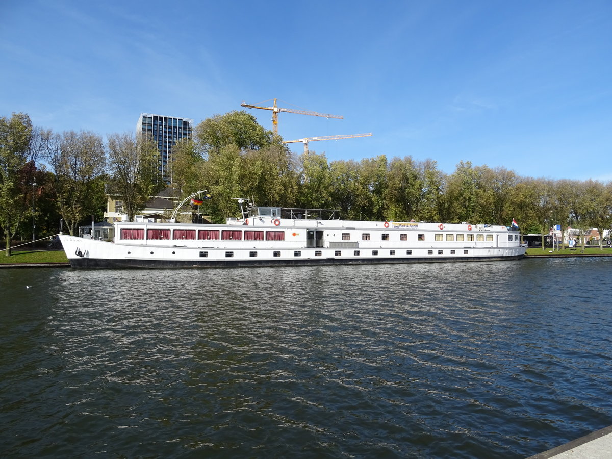 MV SIR WINSTON in Amsterdam im Oktober 18