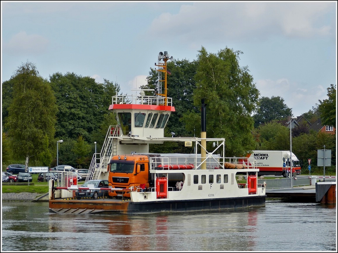 Nachdem der Schiffsconvoi auf dem Nord- Ostsee vorbeigefahren ist kann die Fhre Kstrin  vom Anleger am Schacht-Audorf ablegen und den normalen Betrieb bis zur nchsten Schiffspassage aufnehmen.  18.09.2013