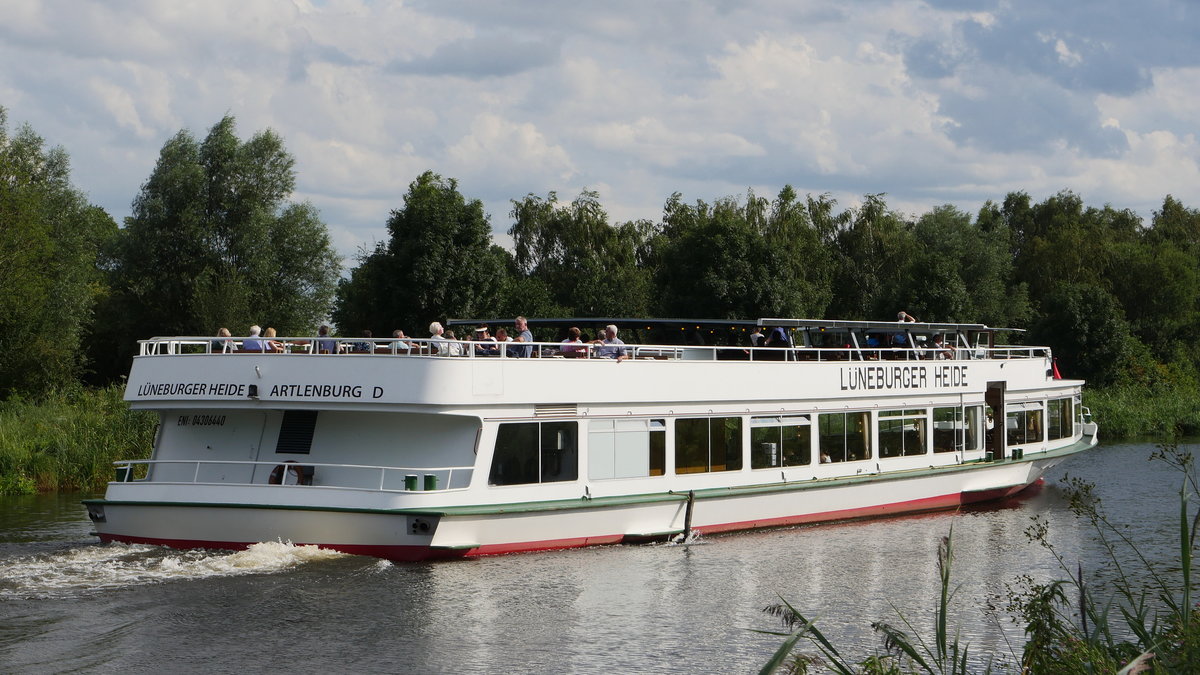 Nachschuss auf FGS LÜNEBURGER HEIDE, Artlenburg, ENI 04306440, Reederei J. Wilcke auf dem Elbe-Lübeck-Kanal zwischen Schleuse Witzeeze und Dalldorf zu Tal Richtung Lauenburg; 31.07.2019
