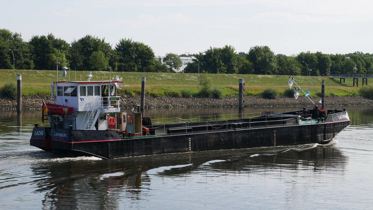 Nachschuss auf Motor-Klapprahm LACHS (KP 1904) GDWS Magdeburg, WSA Lauenburg (ENI 05019040) im unteren Schleusenkanal Geesthacht; 25.07.2018
