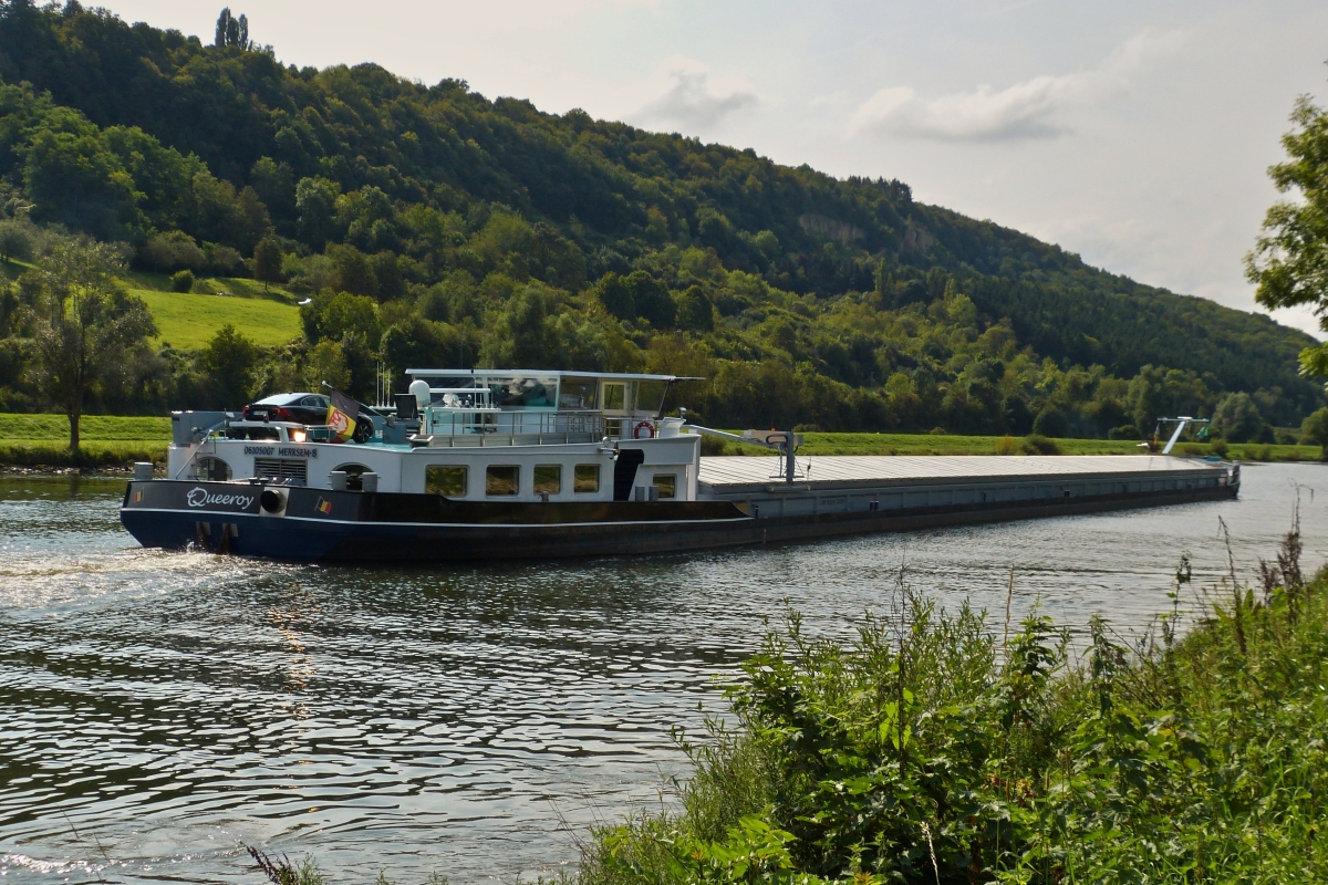 Nachschuss auf das Schiff QUEEROY, ENI 06105007; L 110 m; B 11,45 m; Tonnage 3279 t; welches auf der Mosel zu Berg in Richtung Grevenmacher fährt, Heimathafen Merksem (B). 19.09.2021

