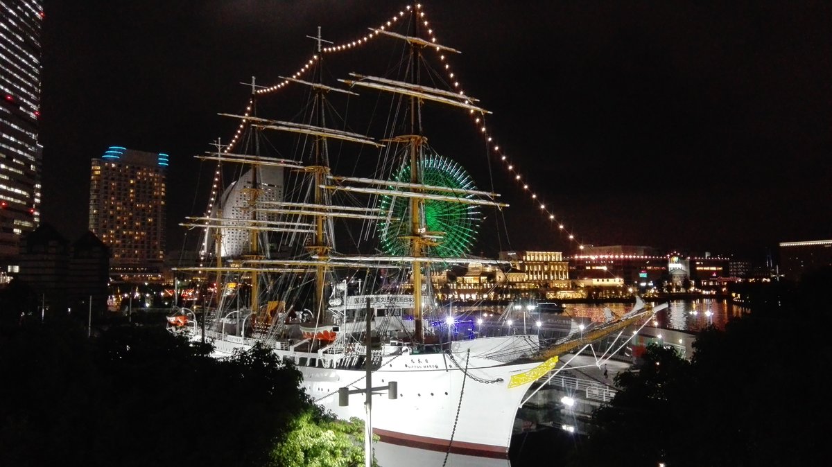 Nachtaufnahme des Viermasters NIPPON MARU in Yokohama. Foto vom 03.07.2019.