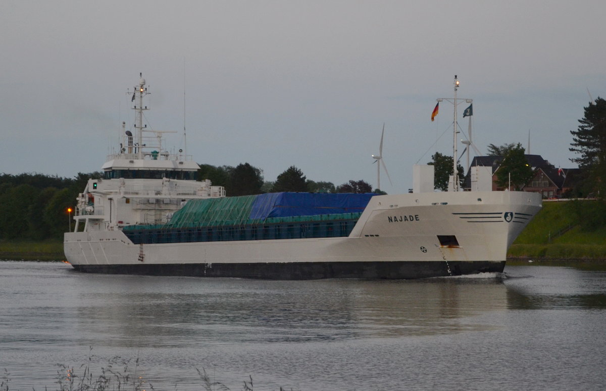 NAJADE, Frachtschiff, Imo: 9326706, Gesamtlänge x Grösste Breite: 215.29 x 29.95 m
Baujahr: 2007 Heimathafen: MONROVIA, auf dem NOC am 06.06.2020 bei Sehestedt Richtung Brunsbüttel.
