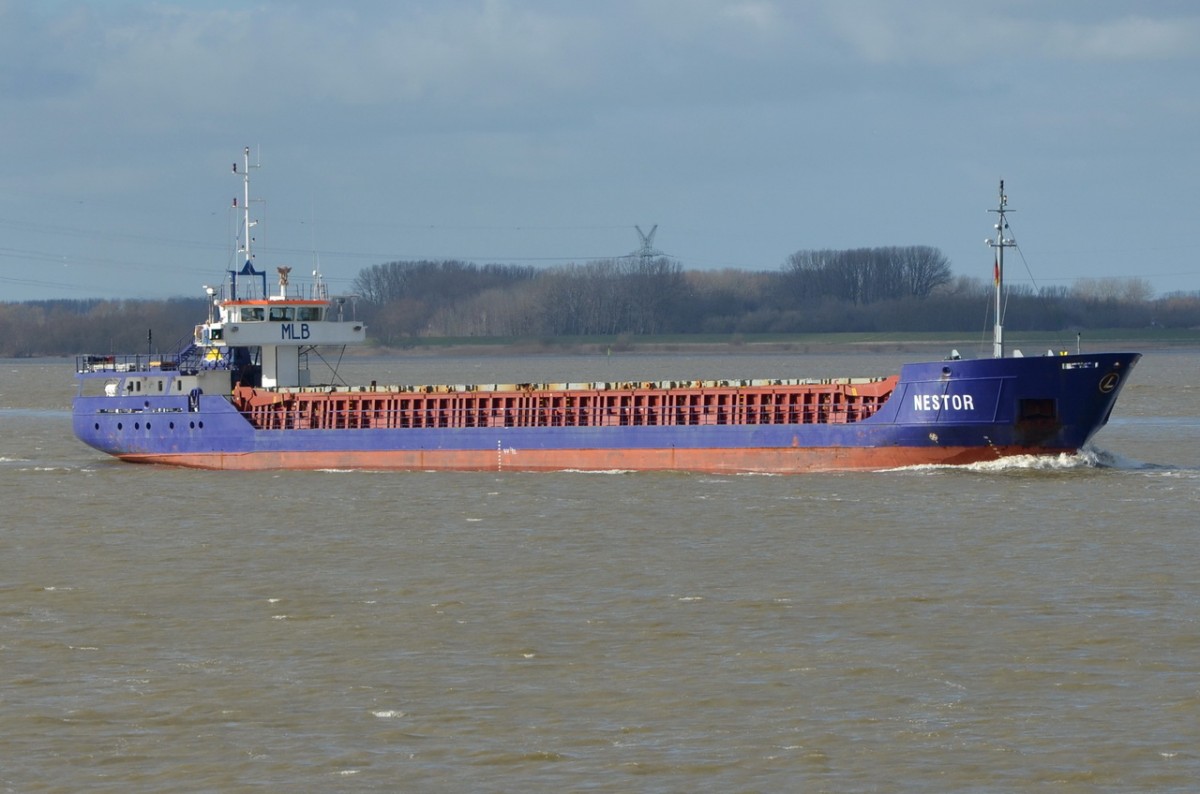 NESTOR  Frachtschiff  IMO 5249625   Lühe  03.04.2015