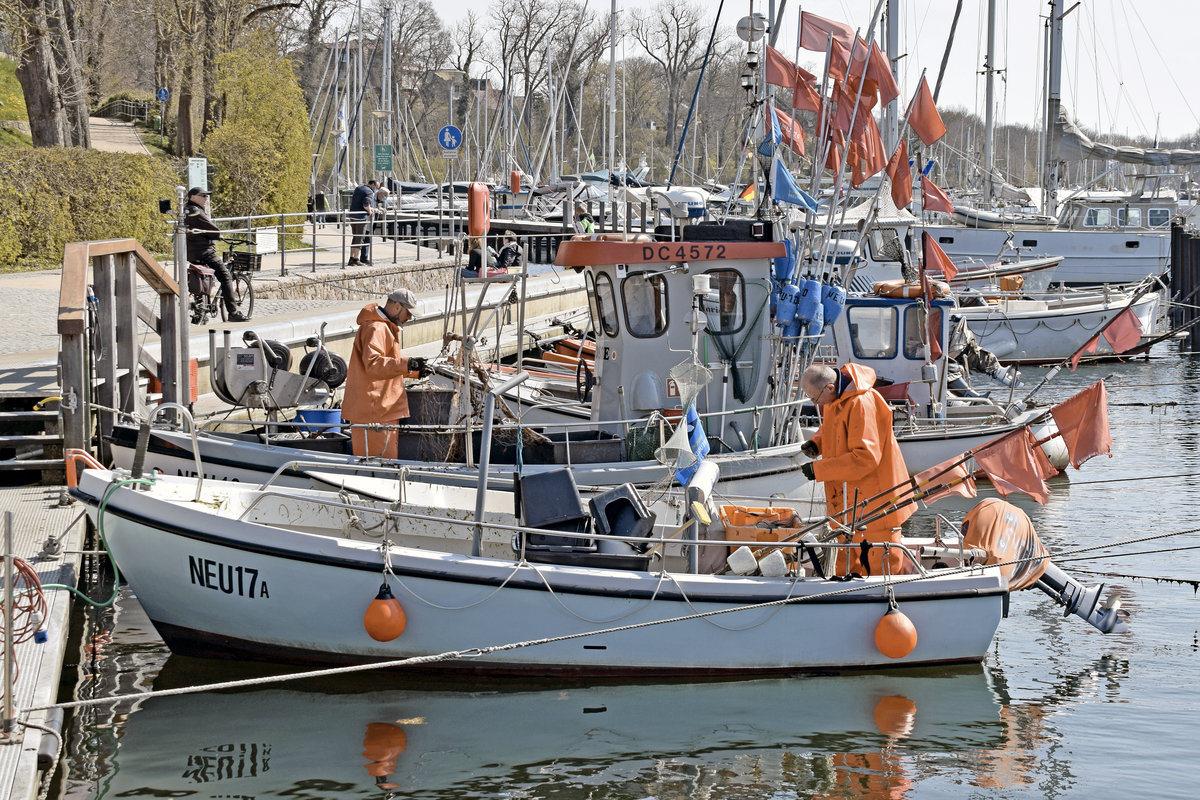 NEU 17 A am 28.4.2021 im Hafen von Neustadt / Holstein