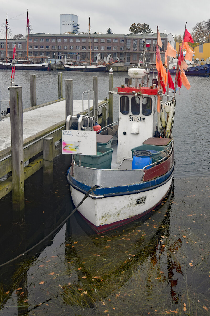 NEU 2 KERSTIN am 10.11.2022 im Hafen von Neustadt / Holstein