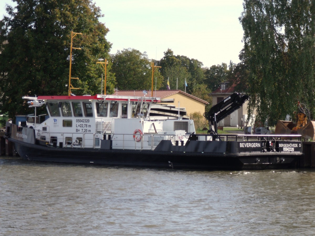 Neues Mehrzweckschiff fr die WSV in Genthin an seiner Bauwerft.Okt.2013