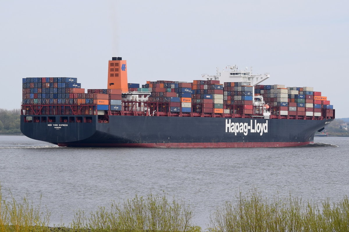 NEW YORK EXPRESS , Containerschiff , IMO 9501332 , Baujahr 2012 , 13169 TEU , 366.5 × 48.4m , 20.04.2017 Grünendeich