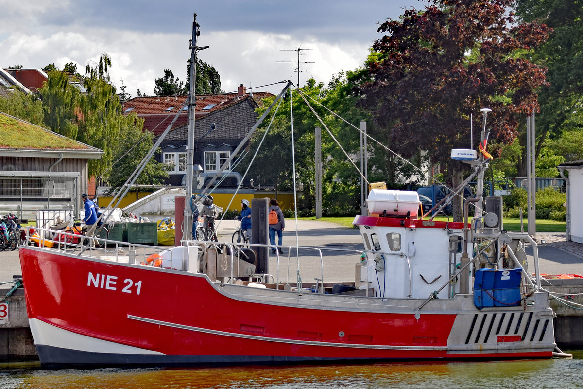 NIE 21 im Hafen von Niendorf / Ostsee.  Juli 2020