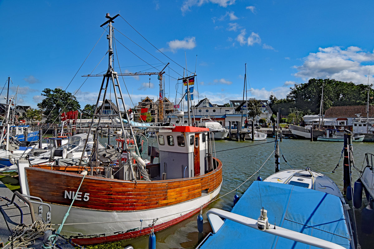 NIE 5 im Hafen von Niendorf / Ostsee. Juli 2020