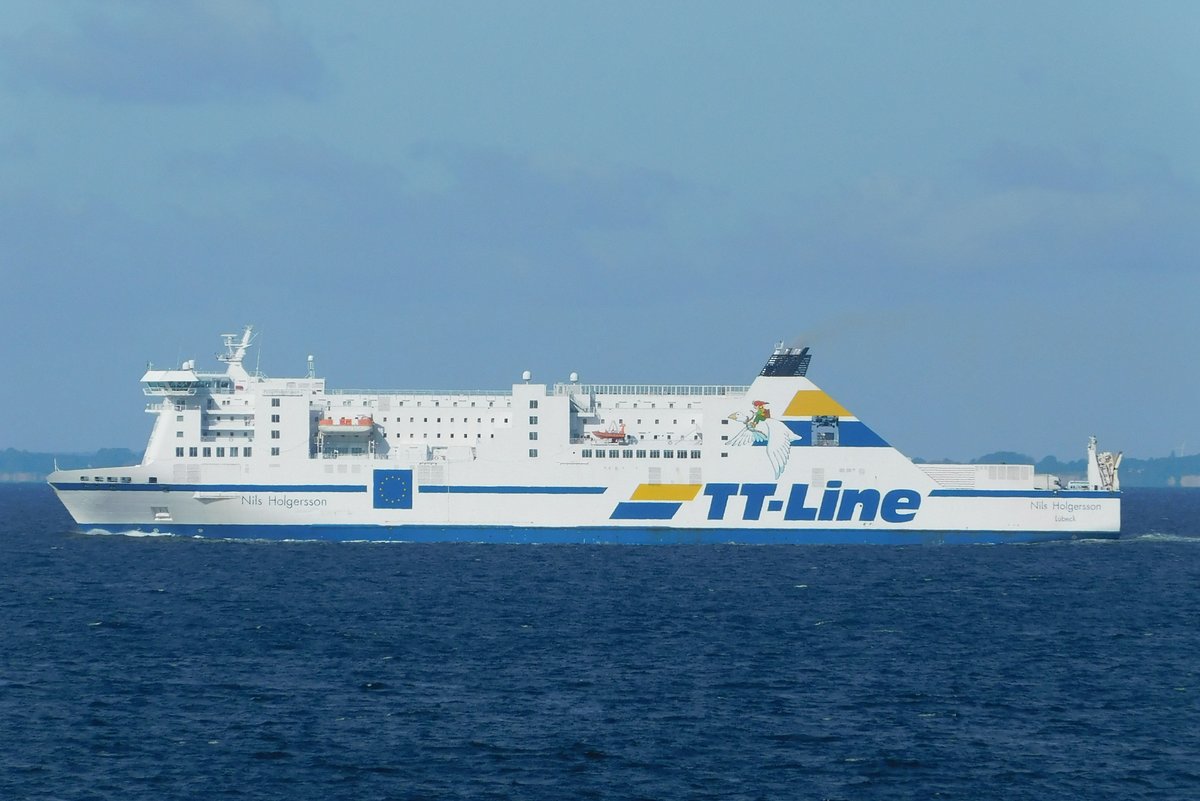 Nils Holgersson in der Ostsee auf dem Weg von Trelleborg nach Rostock, 19.09.19, von der Robin Hood aus gesehen. 