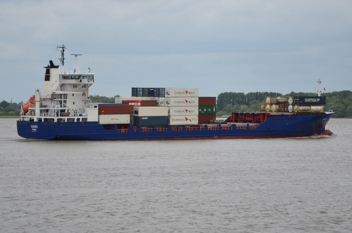 NJORD  , Feederschiff , IMO 9123805 , Baujahr 1995 , 133 x 19 m ,660 TEU  , Lühe  16.06.2015