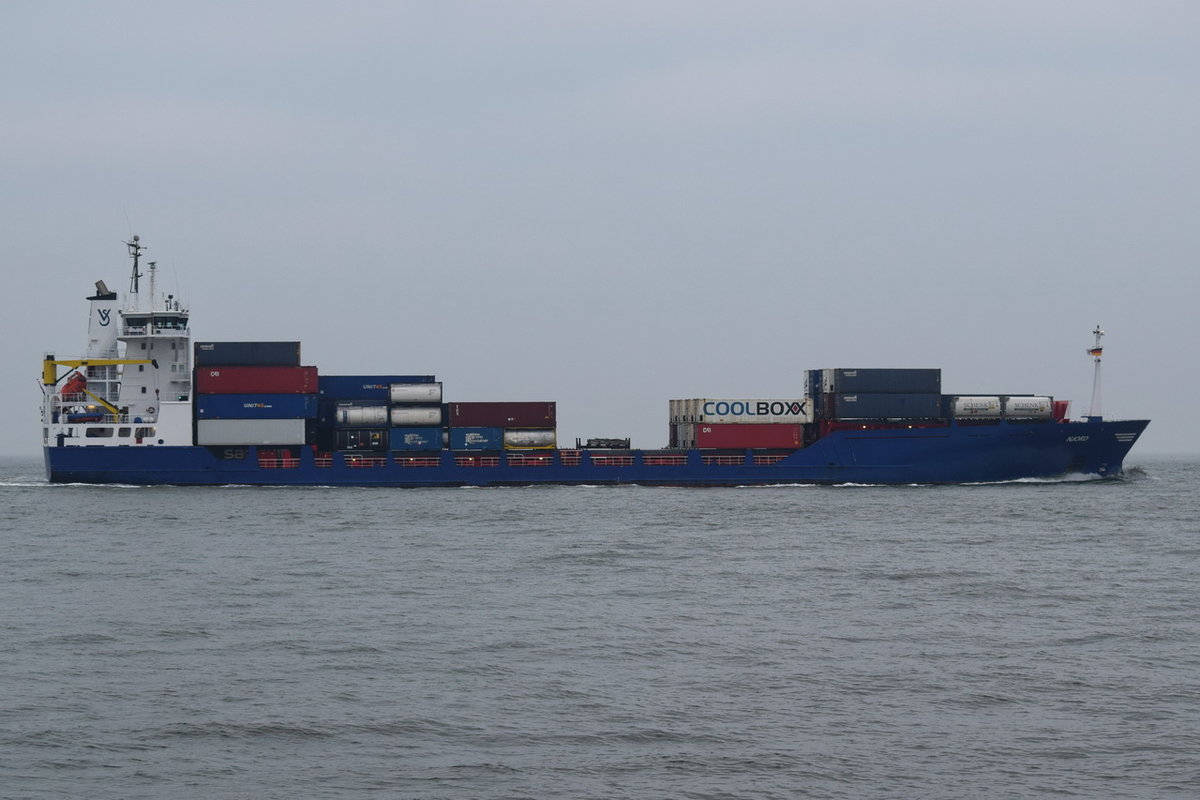 NJORD , Feederschiff , IMO 9123805 , Baujahr 1995 , 132.83 × 18.7m , 660 TEU , 09.11.2018 Cuxhaven