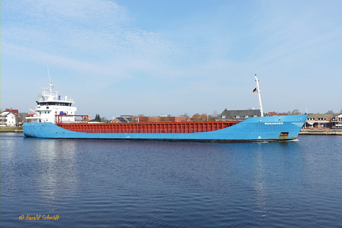 NORDBORG (IMO 9148180)am 10.4.2023 im NOK Höhe Hafen Rendsburg /

Ex-Namen: 1999-01.2006 Thalassa, 01/2006-12/2006 Liamare,  12/2006-01/2015 Nordgard /
Mehrzweckfrachter / BRZ 2.780 / Lüa 89,25 m, B 13,3 m, Tg 5,62 m / 1 Diesel, MaK 6M25, 1.823 kW (2478 PS),  14 kn / 208 TEU / gebaut 1999 bei  Scheepswerf Peters BV, Kampen, NL  / Eigner: Scheepvaartonderneming 'NORDBORG' B.V., Delfzijl, NL , Manager: Wagenborg Shipping B.V., Delfzijl, NL / Flagge: Die Niederlande, Heimathafen: Delfzijl  /
