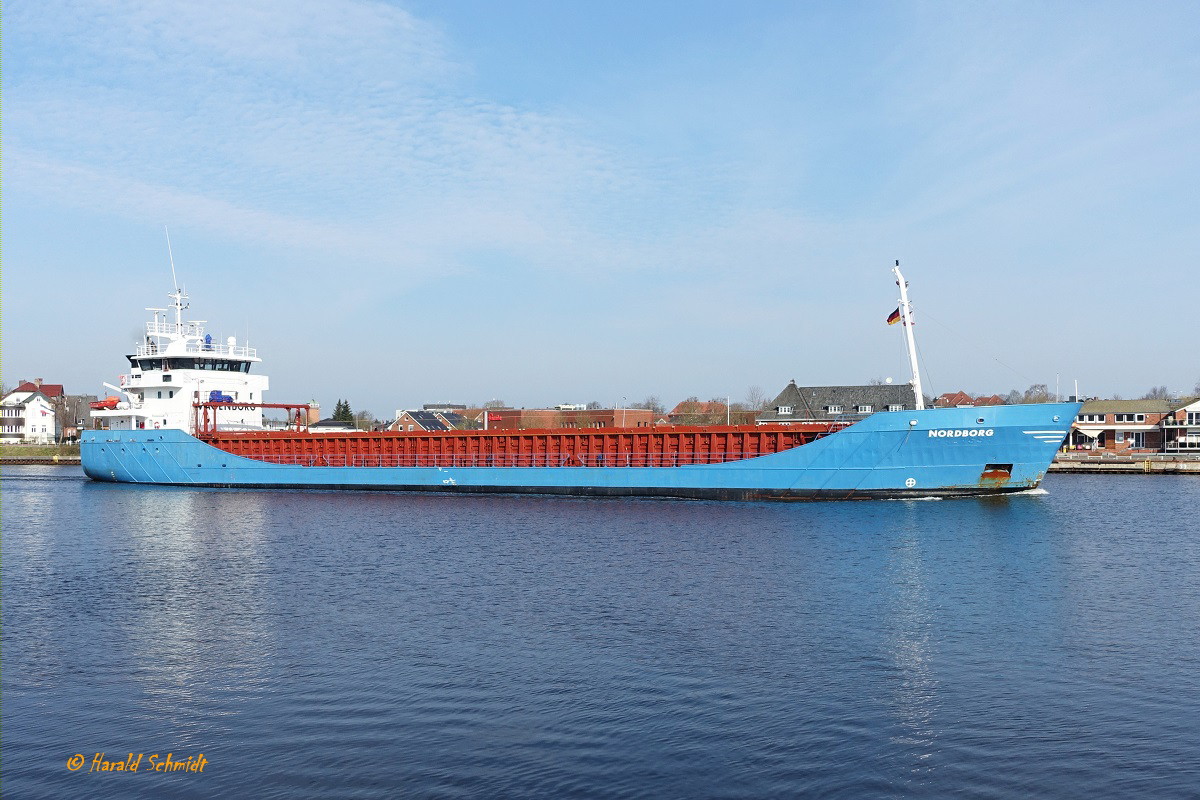 NORDBORG (IMO 9148180)am 10.4.2023 im NOK Höhe Hafen Rendsburg /

Ex-Namen: 1999-01.2006 Thalassa, 01/2006-12/2006 Liamare,  12/2006-01/2015 Nordgard /
Mehrzweckfrachter / BRZ 2.780 / Lüa 89,25 m, B 13,3 m, Tg 5,62 m / 1 Diesel, MaK 6M25, 1.823 kW (2478 PS),  14 kn / 208 TEU / gebaut 1999 bei  Scheepswerf Peters BV, Kampen, NL  / Eigner: Scheepvaartonderneming 'NORDBORG' B.V., Delfzijl, NL , Manager: Wagenborg Shipping B.V., Delfzijl, NL / Flagge: Die Niederlande, Heimathafen: Delfzijl  /
