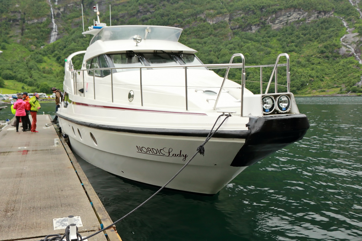 NordicLady  liegt nach einer Rundfahrt am 21. Juni 2022 im Geirangerfjord.