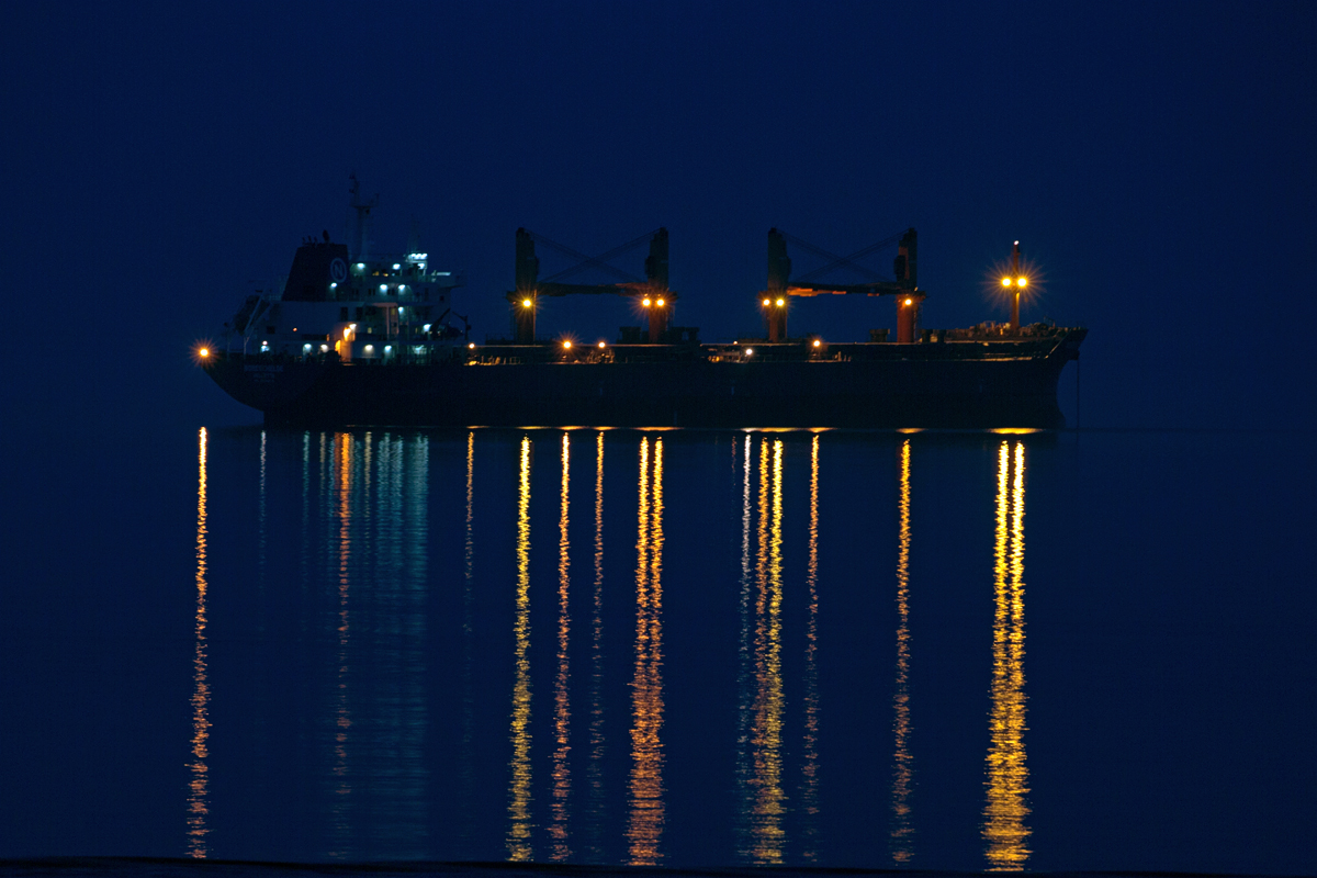 NORDSCHELDE (IMO 9596038) am Abend auf der Prorer Wiek. - 17.02.2019