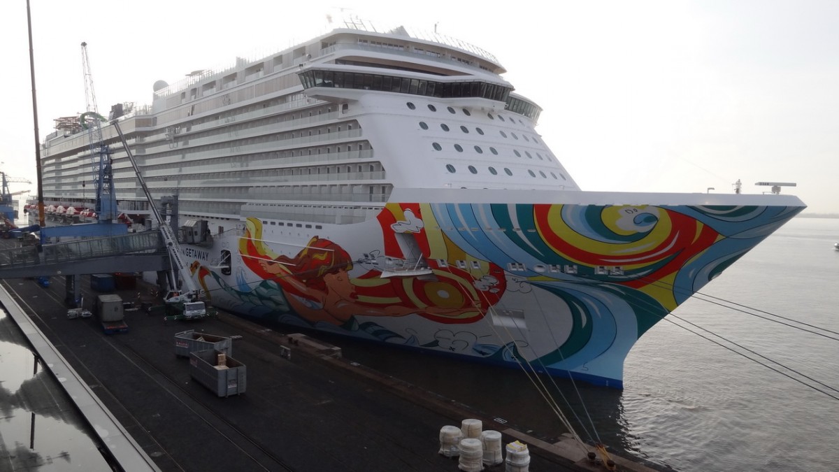 NORWEGIAN  GETAWAY    Kreuzfahrtschiff     Bremerhaven   2.12.2013