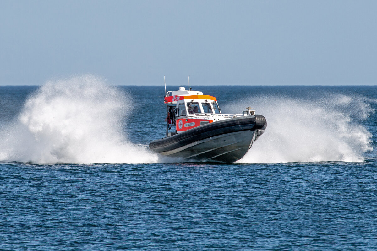 NOTARIUS, das Tochterboot des Seenotrettungskreutzer’s HARRO KOEBKE, auf Spritztour. - 10.06.2022