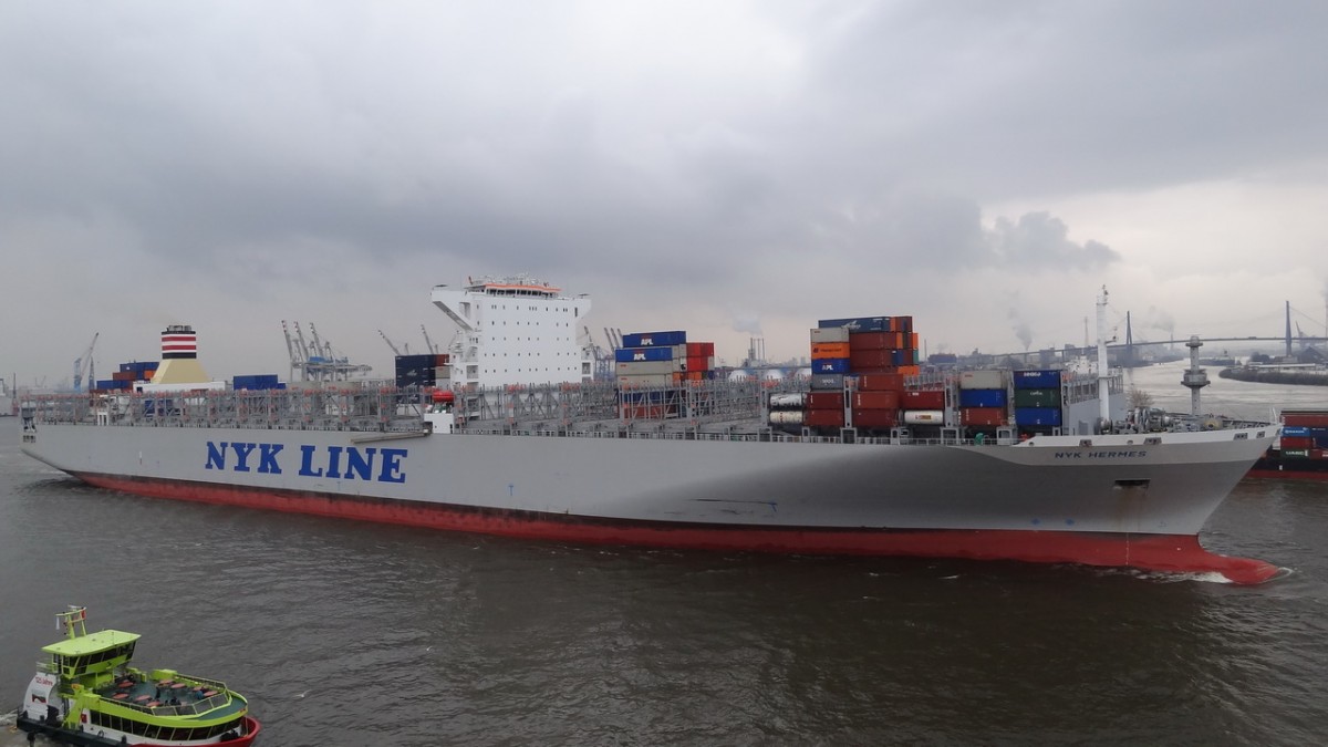 NYK HERMES   Containerschiff    28.02.2014   Hamburg-Hafen
365,50 x 48,40 m   13208 TEU