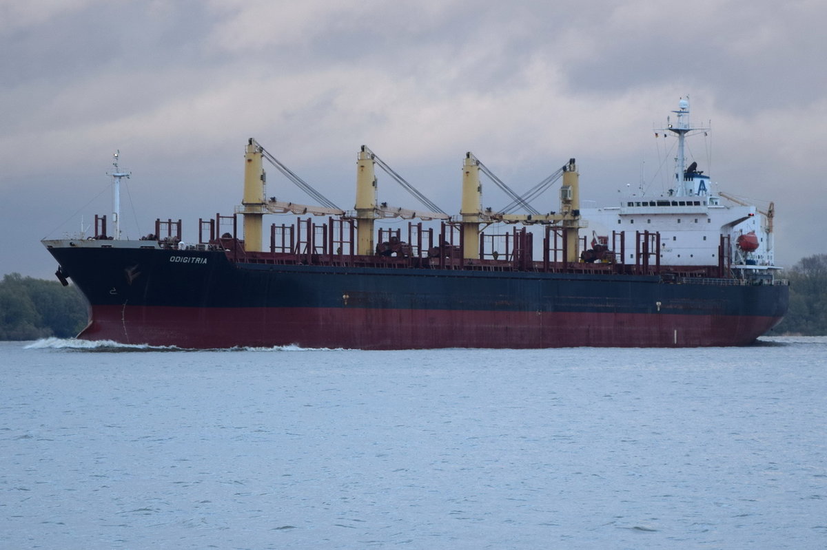 ODIGITRIA , Massengutschiff , IMO 9220483 , Baujahr 2001 , 190 x 31m , 27.04.2016 Grünenedeich