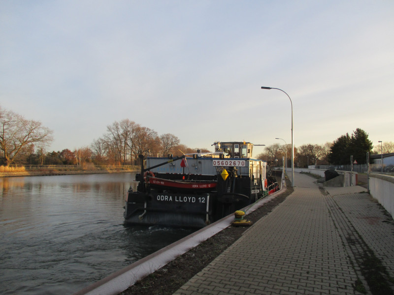 ODRA LLOYD 12 am 10.12.2015 08:52 Uhr in Burg bei Magdeburg am Elbe - Havel - Kanal