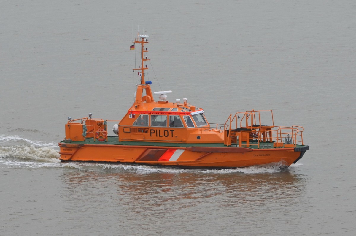 ÖLLERMANN , Lotzenboot , Baujahr 1994 , Bremerhaven 19.10.2015