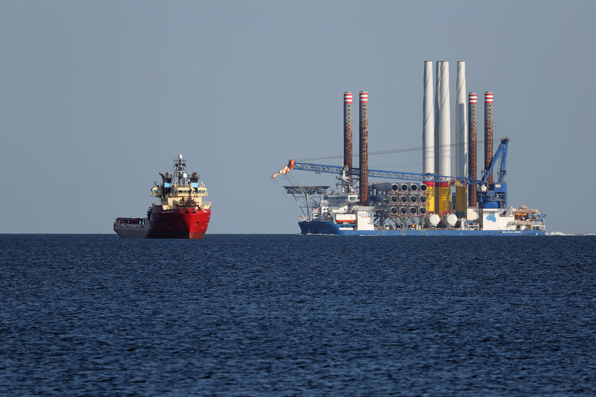 Offshore-Installationsschiff SEA CHALLENGER von A2SEA auf der Fahrt von Sassnitz Mukran zum Arkona Windpark. - 21.07.2018
