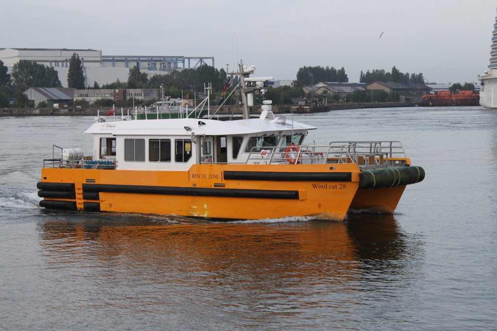 Offshore Transfer Vessel  Windcat 28  beim Auslaufen in Warnemünde.15.06.2018