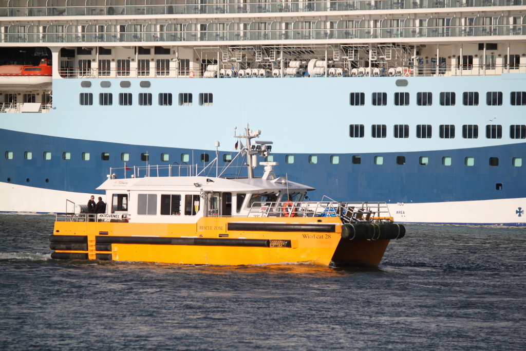 Offshore Transfer Vessel  Windcat 28  beim Auslaufen in Warnemünde.30.05.2019